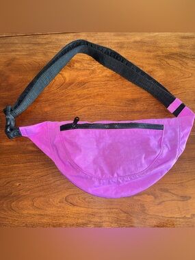 BAGGU Purple Crossbody/Fanny Pack with Black Strap